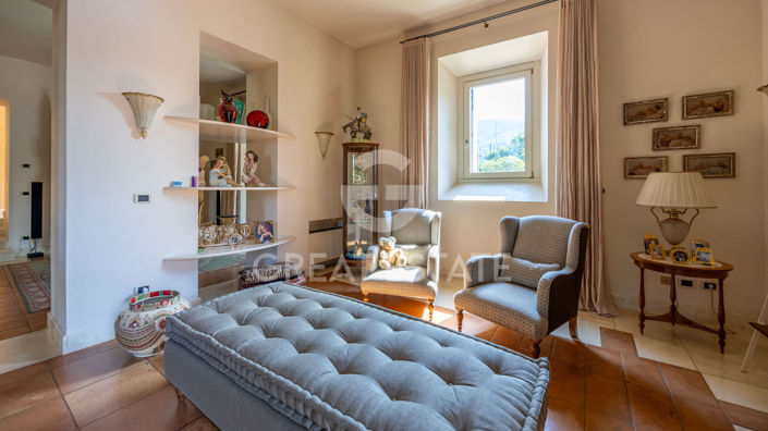 Image No.36-5 Bed Country House for sale