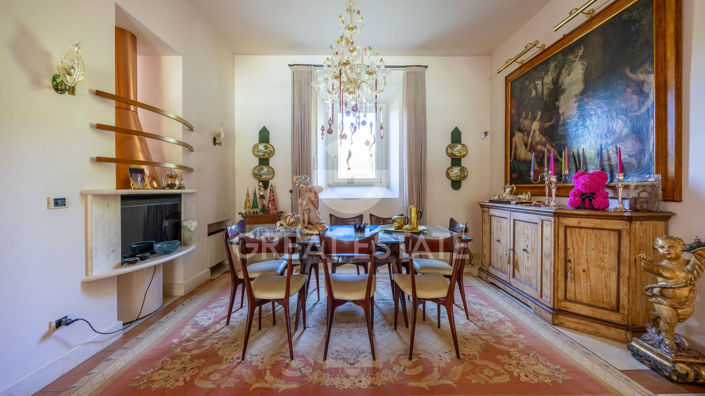 Image No.38-5 Bed Country House for sale