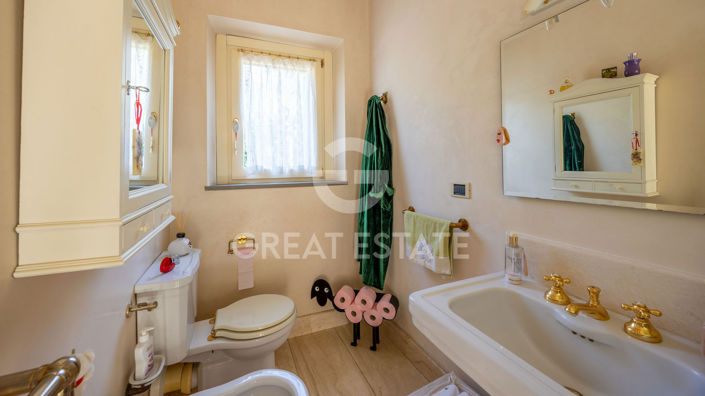 Image No.45-5 Bed Country House for sale