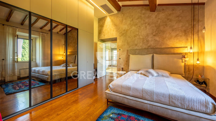 Image No.50-5 Bed Country House for sale