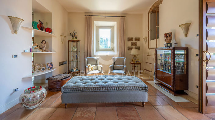 Image No.6-5 Bed Country House for sale