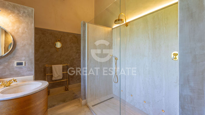 Image No.52-5 Bed Country House for sale