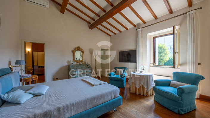 Image No.56-5 Bed Country House for sale