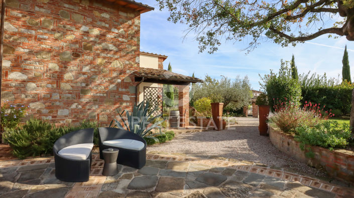 Image No.18-6 Bed Country House for sale