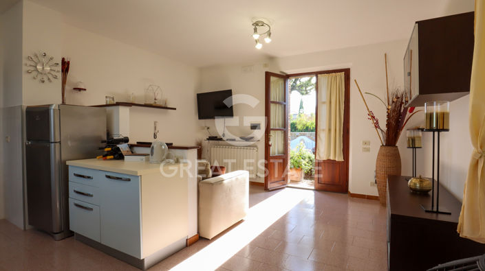 Image No.2-6 Bed Country House for sale