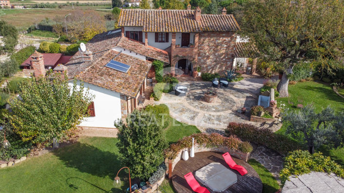 Image No.3-6 Bed Country House for sale