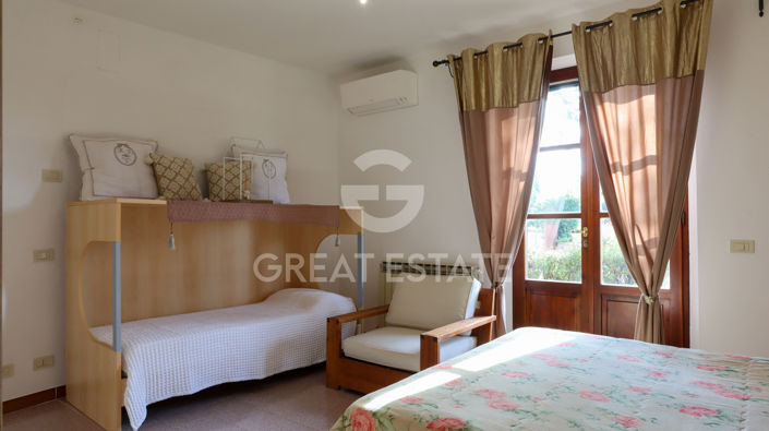 Image No.40-6 Bed Country House for sale