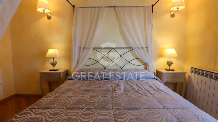 Image No.42-6 Bed Country House for sale