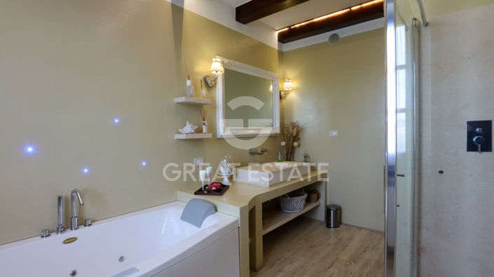 Image No.46-6 Bed Country House for sale