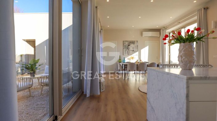 Image No.7-3 Bed Villa for sale