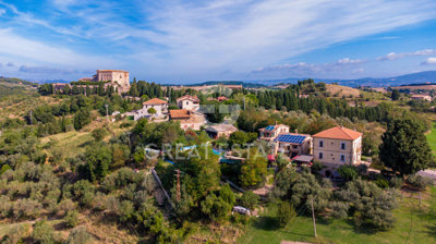 vendesi-rustico-casale-in-umbria-terni-avigli