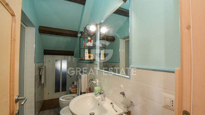 Image No.17-6 Bed Country House for sale