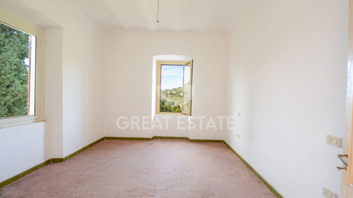 Image No.21-6 Bed Country House for sale