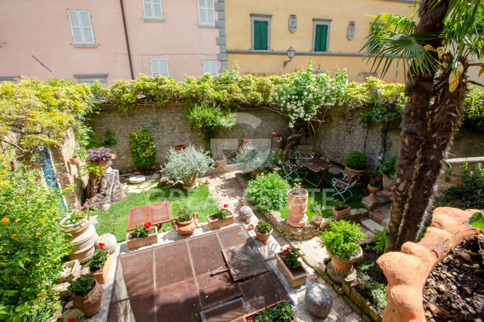 Image No.13-9 Bed Country House for sale