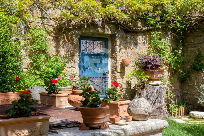 Image No.17-9 Bed Country House for sale