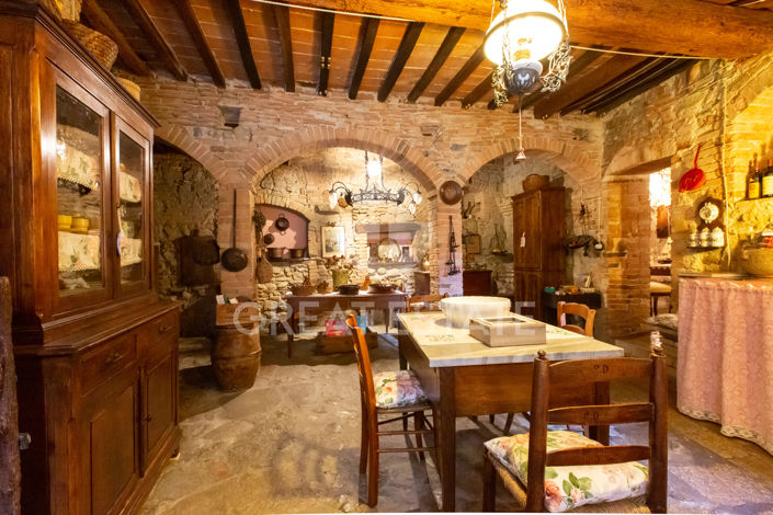 Image No.20-9 Bed Country House for sale