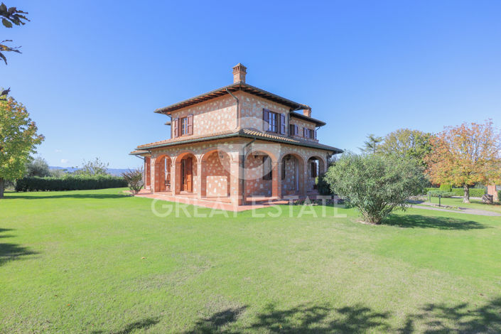 Image No.10-4 Bed Country House for sale