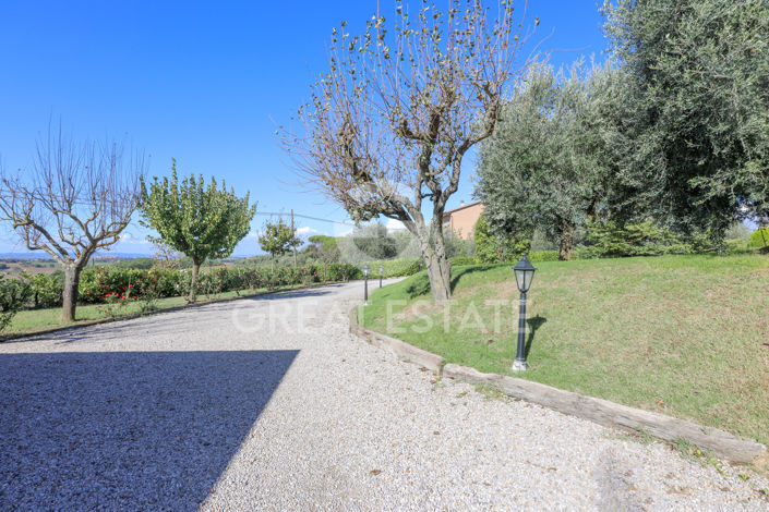 Image No.16-4 Bed Country House for sale