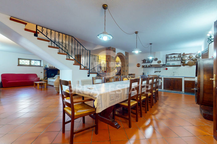 Image No.29-4 Bed Country House for sale