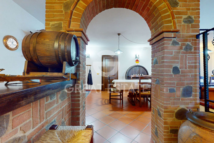 Image No.30-4 Bed Country House for sale