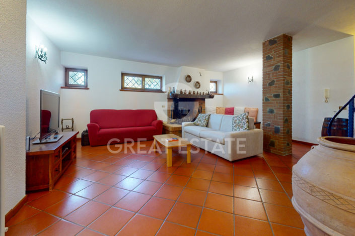 Image No.33-4 Bed Country House for sale