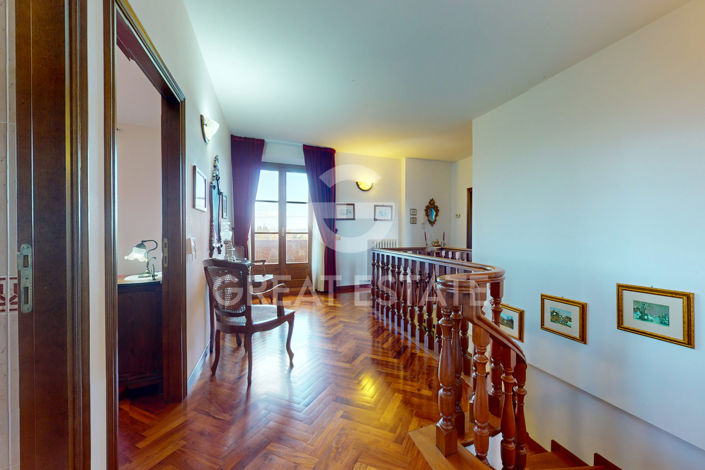 Image No.37-4 Bed Country House for sale