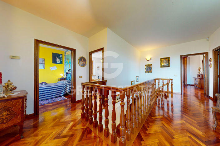 Image No.47-4 Bed Country House for sale