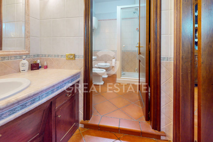 Image No.50-4 Bed Country House for sale