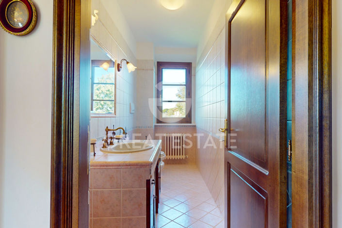 Image No.51-4 Bed Country House for sale