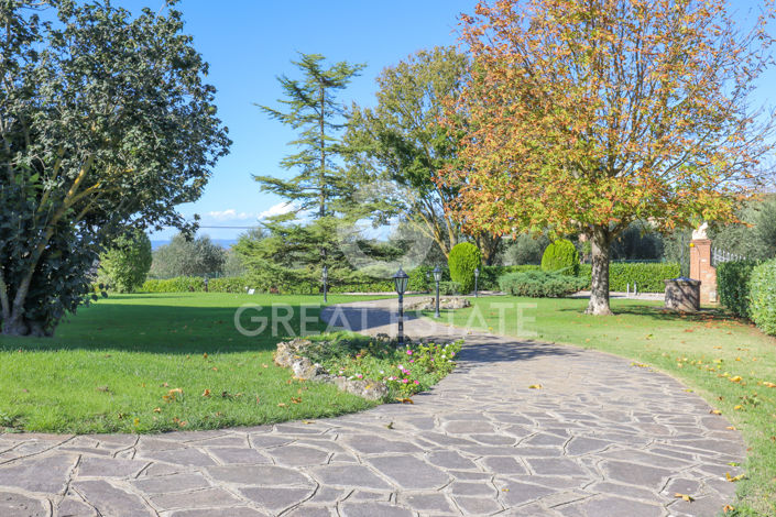 Image No.60-4 Bed Country House for sale