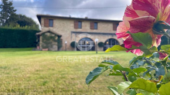 Image No.11-4 Bed Country House for sale