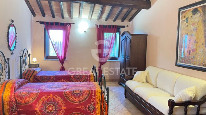 Image No.41-4 Bed Country House for sale