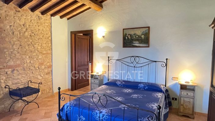 Image No.42-4 Bed Country House for sale