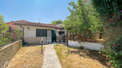 vendesi-villa-monofamiliare-in-toscana-grosse