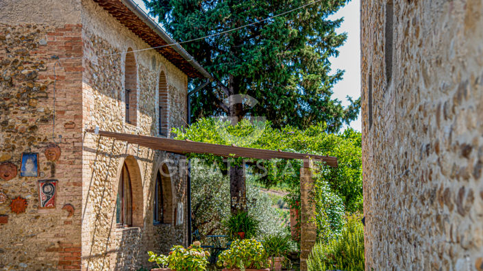 Image No.16-7 Bed Country House for sale