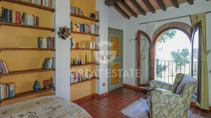 Image No.31-7 Bed Country House for sale