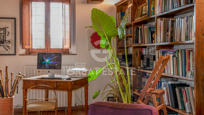 Image No.40-7 Bed Country House for sale