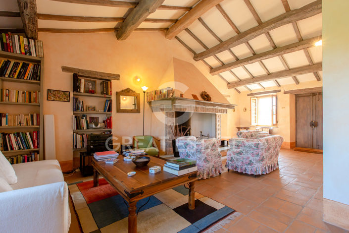 Image No.2-Maison de campagne de 6 chambres à vendre à San Casciano dei Bagni