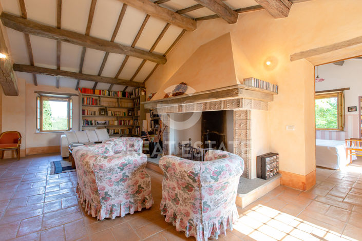 Image No.5-Maison de campagne de 6 chambres à vendre à San Casciano dei Bagni