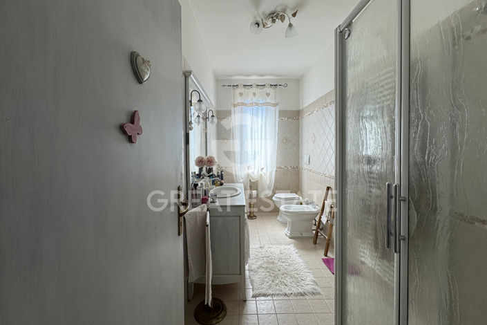 Image No.17-3 Bed Country House for sale