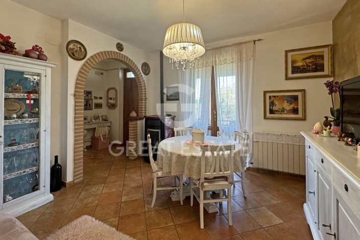 Image No.2-3 Bed Country House for sale