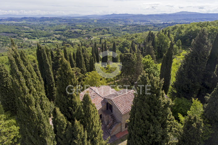 Image No.11-7 Bed Country House for sale