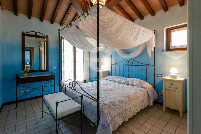 Image No.36-7 Bed Country House for sale