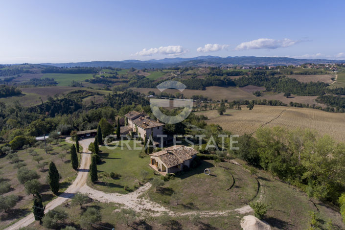 Image No.11-7 Bed Country House for sale