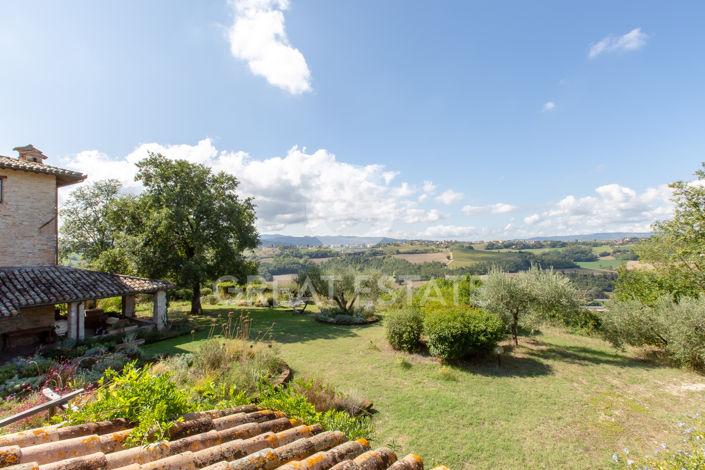 Image No.23-7 Bed Country House for sale