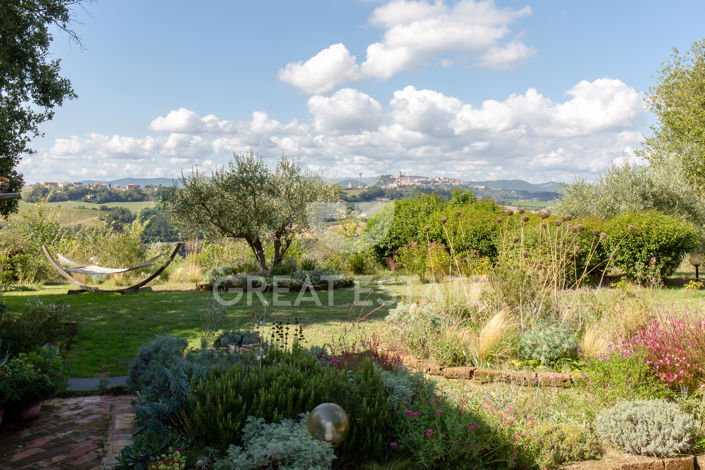 Image No.25-7 Bed Country House for sale