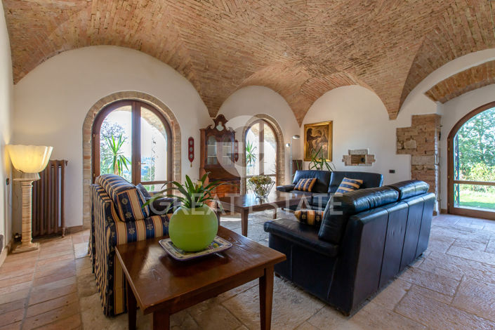 Image No.27-7 Bed Country House for sale