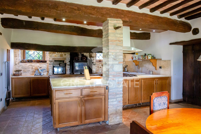 Image No.31-7 Bed Country House for sale