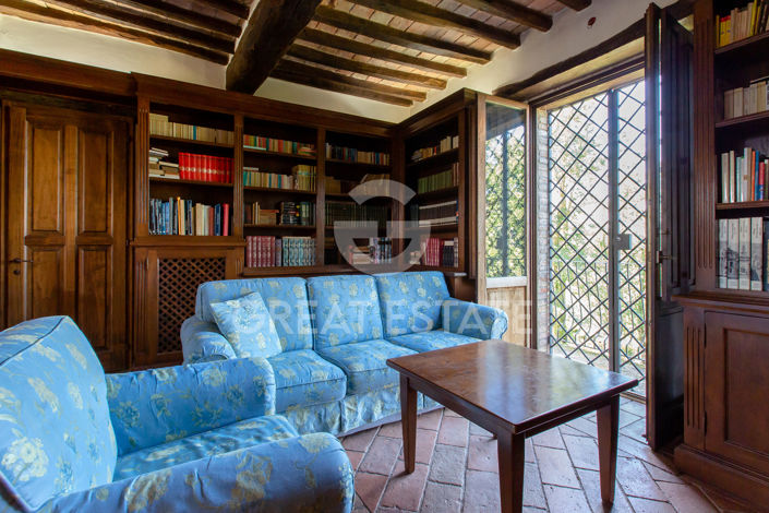 Image No.36-7 Bed Country House for sale