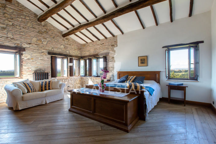 Image No.39-7 Bed Country House for sale